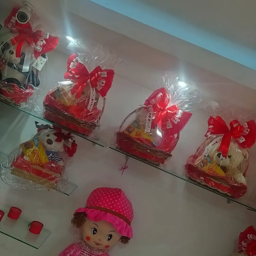 Cestas com pelúcias — publicação original da Flor do Campo