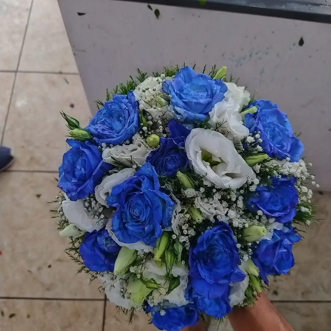 Buquê de noiva azul e branco — publicação original da Flor do Campo